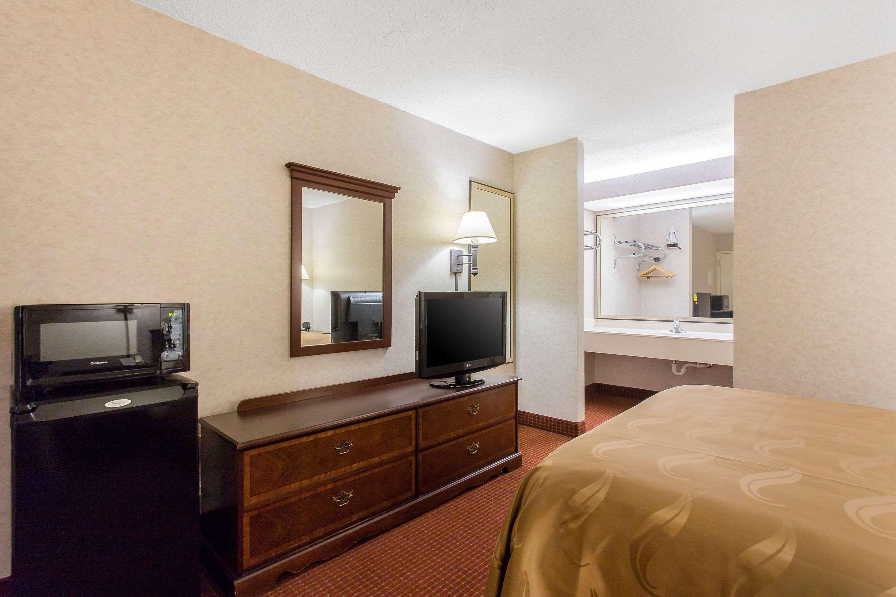 Quality Inn Mount Airy Mayberry Екстериор снимка